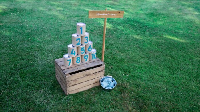 Jeu de chamboule-tout à louer pour les événements, anniversaires, soirée, séminaires, olympiades