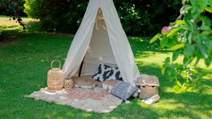 Location de tipi et coussins pour décor événements bohème, enfants, mariages, anniversaires