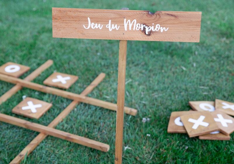 Jeu de morpion géant en bois à louer pour les événements, anniversaires, mariages, séminaires, baby shower