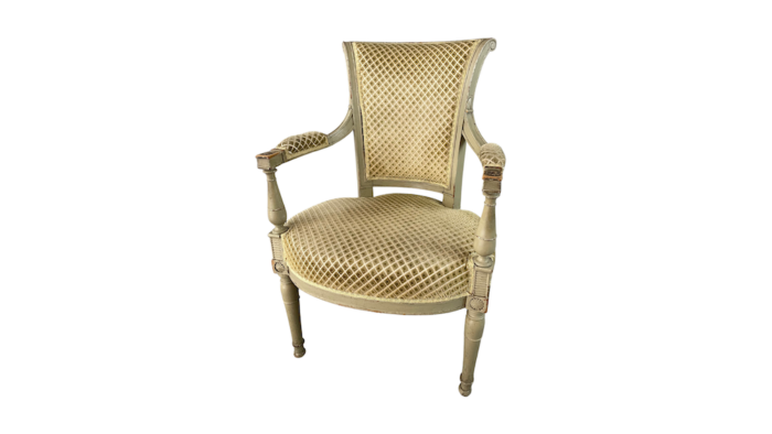 Location fauteuil velours beige pour les événements, motifs losanges, style Louis XVI, location fauteuil vintage, mariage et cérémonies laïque