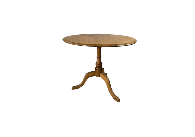 location cette table en bois ronde vintage pour vos événements