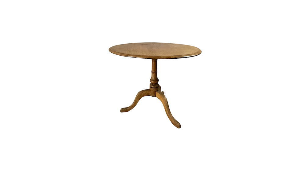 location cette table en bois ronde vintage pour vos événements