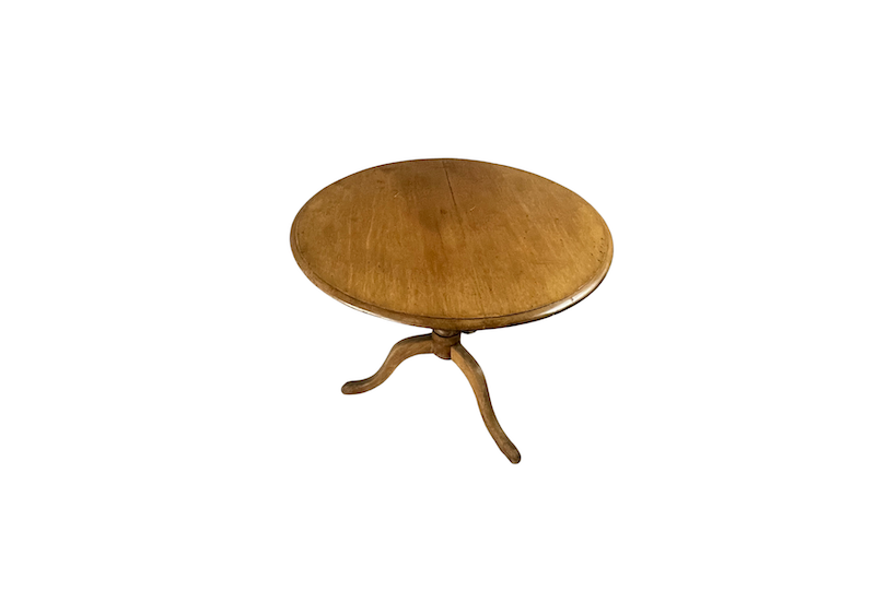 location cette table en bois ronde vintage pour vos événements