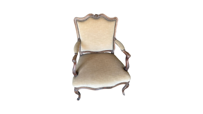 Location fauteuil velours beige événements, location fauteuil vintage, événements bohèmes