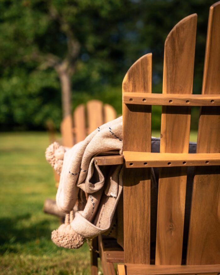 Location salon braséro événements, location fauteuils adirondacks en bois, location mobilier bohème événements