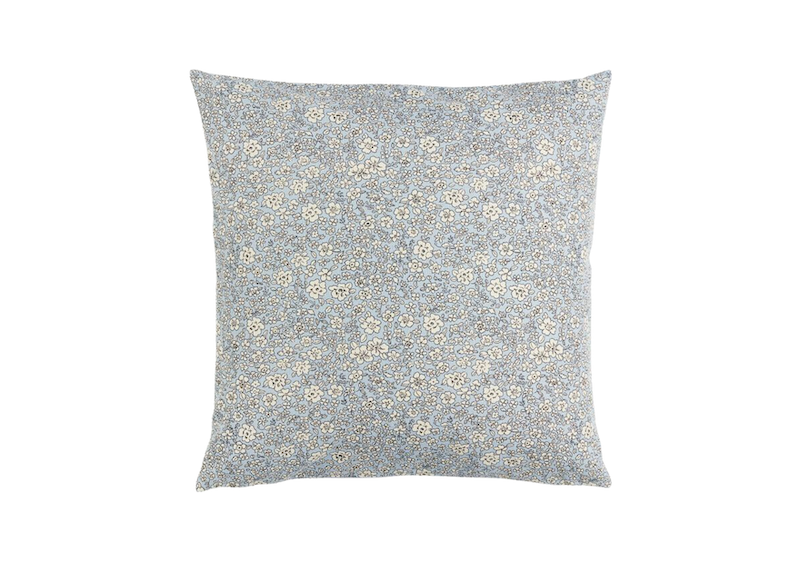 Location coussin bleu fleurs événements, location coussin motif fleuri, location décoration événement guinguette