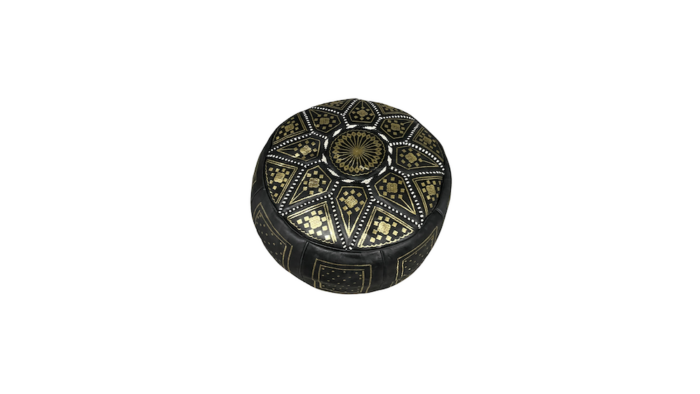 Location pouf cuir noir événements, location pouf oriental événements, location décoration événements 1001 nuits, location décoration orientale pour les événements, location pouf marocain événements