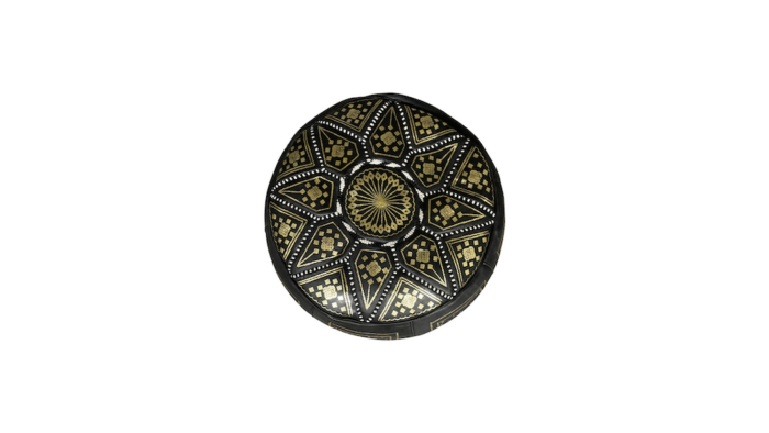 Location pouf cuir noir événements, location pouf oriental événements, location décoration événements 1001 nuits, location décoration orientale pour les événements, location pouf marocain événements