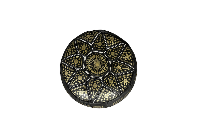 Location pouf cuir noir événements, location pouf oriental événements, location décoration événements 1001 nuits, location décoration orientale pour les événements, location pouf marocain événements