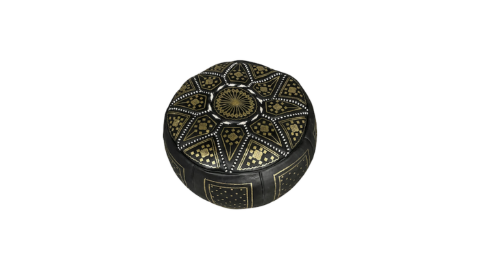 Location pouf cuir noir événements, location pouf oriental événements, location décoration événements 1001 nuits, location décoration orientale pour les événements, location pouf marocain événements