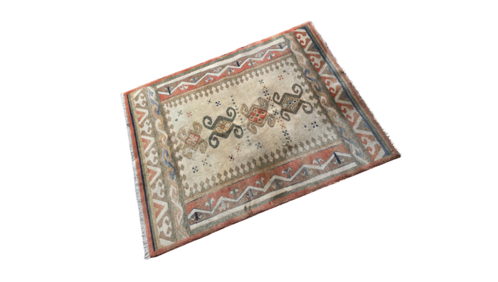 Location grand tapis vinatage, location tapis orient vintage événements, location tapis beige et rose pour les événements, location tapis oriental événements 1001 nuits, décoration mariage oriental, location tapis d'orient vintage