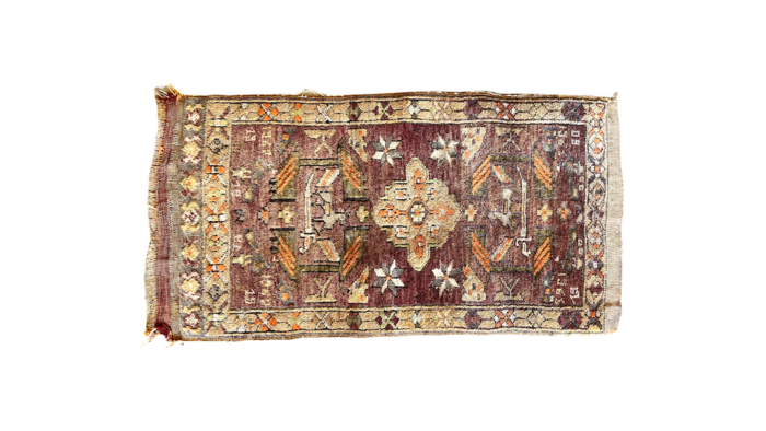 location événements petit tapis oriental, Location tapis oriental, location tapis d'orient violet événements, Location tapis orient, Location tapis vintage, location tapis orient vintage, location tapis pour les événements, location tapis oriental événements 1001 nuits, décoration mariage oriental, location tapis d'orient vintage