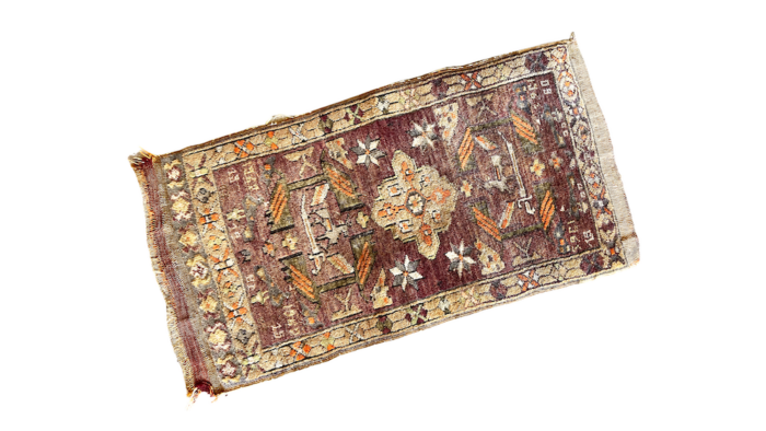 location événements petit tapis oriental, Location tapis oriental, location tapis d'orient violet événements, Location tapis orient, Location tapis vintage, location tapis orient vintage, location tapis pour les événements, location tapis oriental événements 1001 nuits, décoration mariage oriental, location tapis d'orient vintage