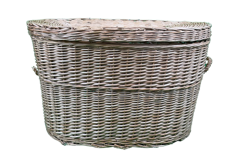 Location malle osier ovale, Location événements malle osier, location malle vintage événements, location décoration et mobilier vintage événements, location décoration et mobilier bohème événements, location décoration et mobilier champêtre événements, location mobilier événements en normandie, location mobilier événements à Paris, location mobilier événements en région parisienne