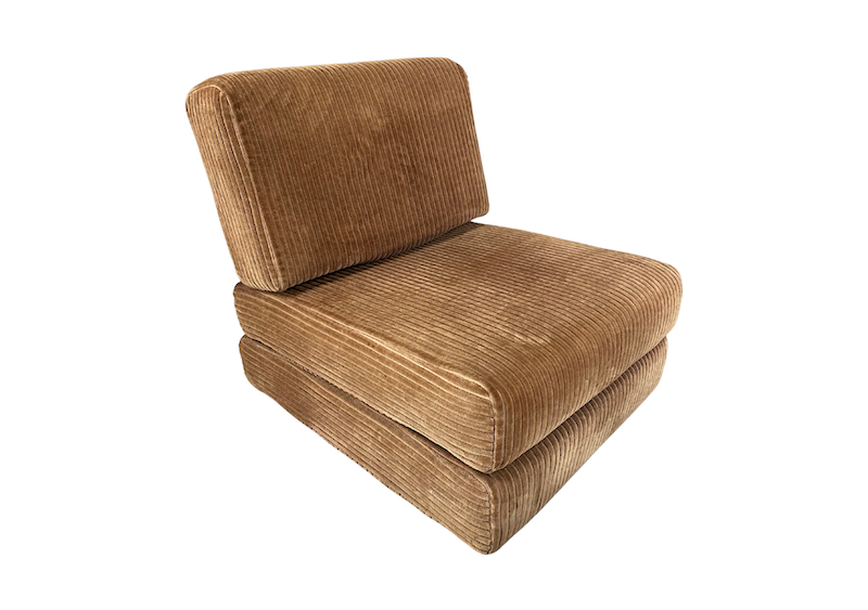 Location chauffeuse vintage événements, location fauteuil velours côtelé marron événement, location fauteuil 60's et 70's, location table basse événements en Normandie, location fauteuil événements à Paris, location fauteuils événements en région parisienne, location mobilier séminaire, soirées d'entreprises, location décoration événements
