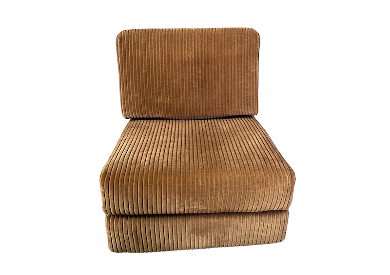 Location chauffeuse vintage événements, location fauteuil velours côtelé marron événement, location fauteuil 60's et 70's, location table basse événements en Normandie, location fauteuil événements à Paris, location fauteuils événements en région parisienne, location mobilier séminaire, soirées d'entreprises, location décoration événements