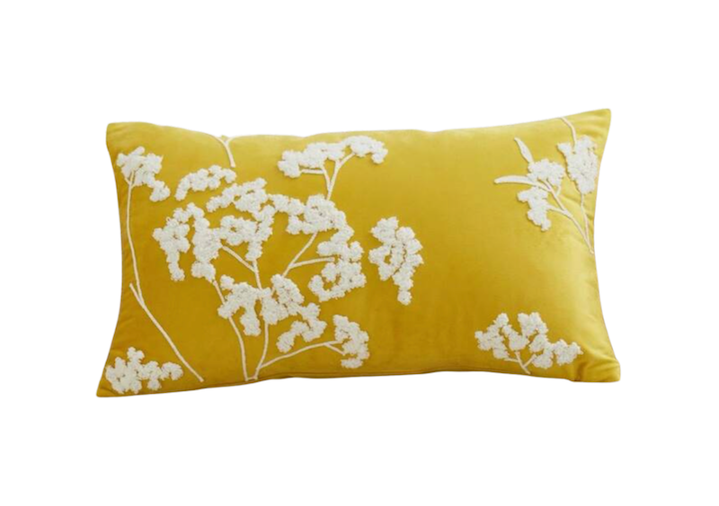 Location coussin jaune brodé événements, location coussin vert foncé événements, location coussin vert avec broderies fleurs événements, location coussin événements champêtres, location coussin événements guinguette, location coussin événements bohèmes, location coussins événements, location décoration événements, mariages et séminaires, location décoration pour événements en normandie, location décoration pour événements à Paris, location décoration pour événements en région parisienne