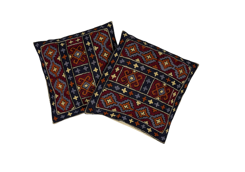 Location coussin oriental brodé événements, Location coussin oriental événements, location coussin 1001 nuits événements, location coussin événements orientaux, location coussin marocain événements, location coussin marron événements, location décoration événements, mariages et séminaires, location décoration pour événements en normandie, location décoration pour événements à Paris, location décoration pour événements en région parisienne