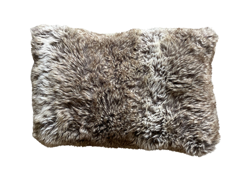Location coussin fourrure marron événements, location coussin fausse fourrure événements, location coussin événements thème noël, location coussin événements thème hiver, location décoration événements, mariages et séminaires, location décoration pour événements en normandie, location décoration pour événements à Paris, location décoration pour événements en région parisienne