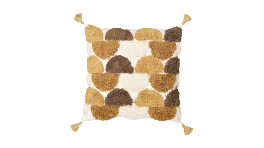 Location coussin tufté jaune événements, location coussin motifs ethniques événements, location coussin motif organique événements, location coussins événements, location décoration événements, mariages et séminaires, location décoration pour événements en normandie, location décoration pour événements à Paris, location décoration pour événements en région parisienne